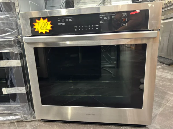 30" Smart Single Wall Oven in Stainless Steel Model #NV51T5511SS