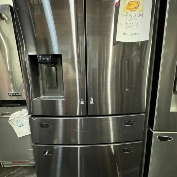 28 cu. ft. 4-Door French Door Refrigerator with FlexZone™ Drawer in Black Stainless Steel<br><p style="font-size: 20px; color: #A9A9A9;">Model #RF28R7201SR/AA</p>